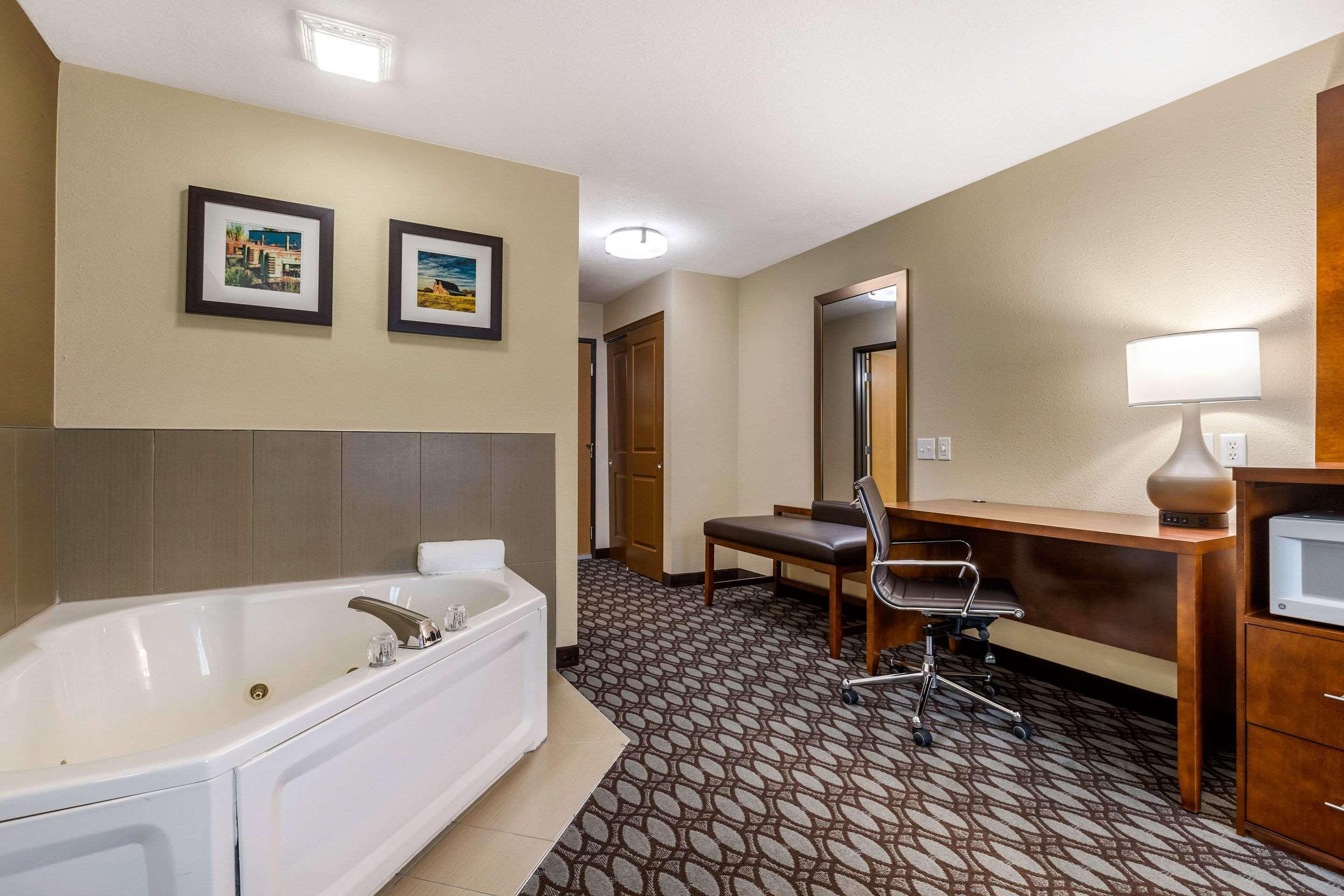Comfort Inn Story City Exterior foto